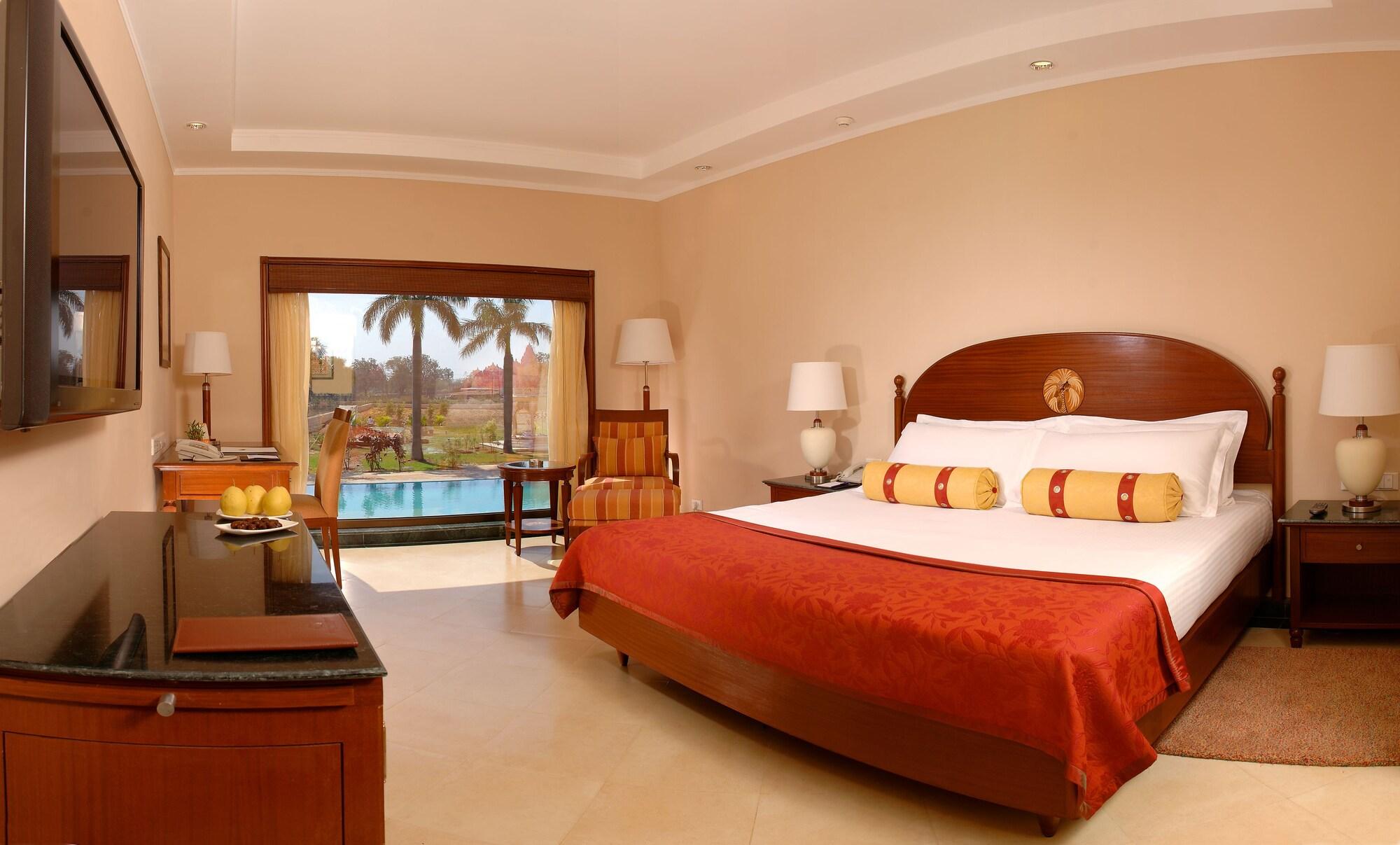 The Lalit Temple View Hotel Khajuraho Room photo