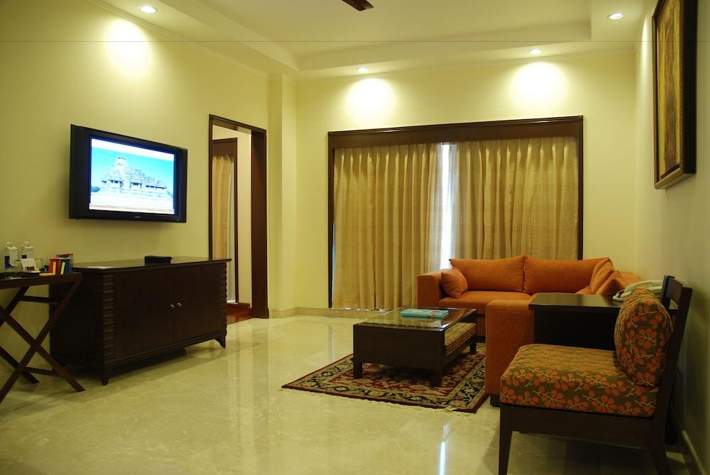The Lalit Temple View Hotel Khajuraho Exterior photo