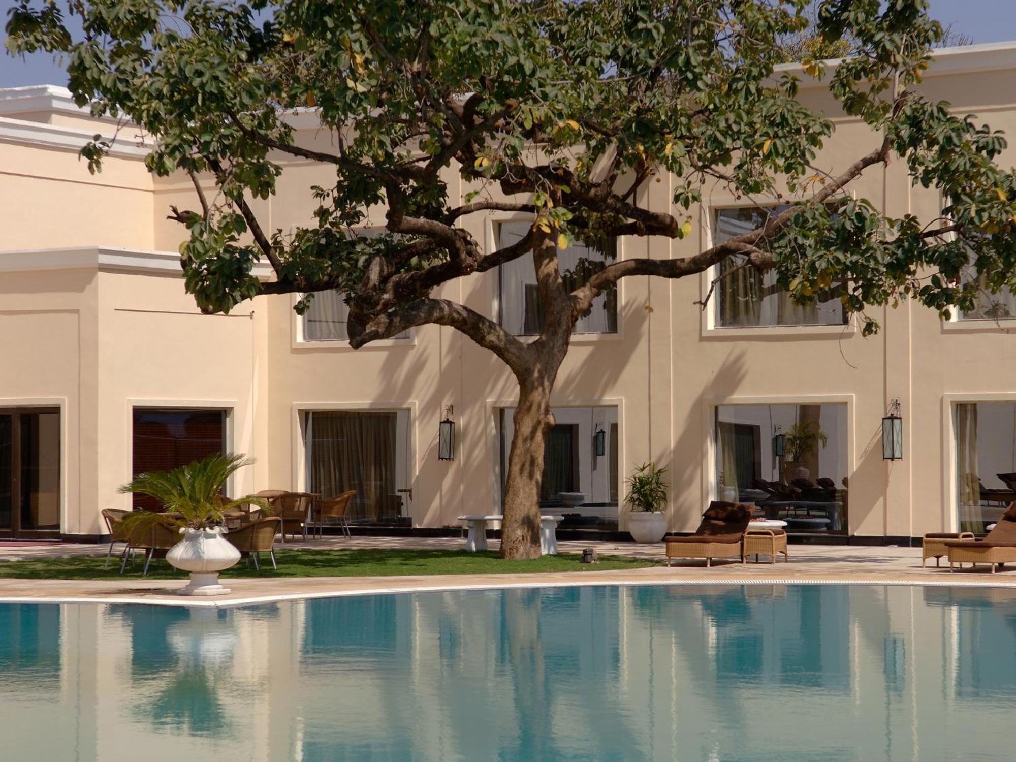 The Lalit Temple View Hotel Khajuraho Exterior photo