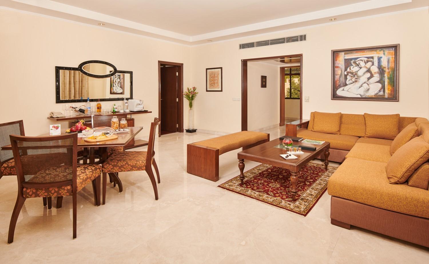 The Lalit Temple View Hotel Khajuraho Exterior photo