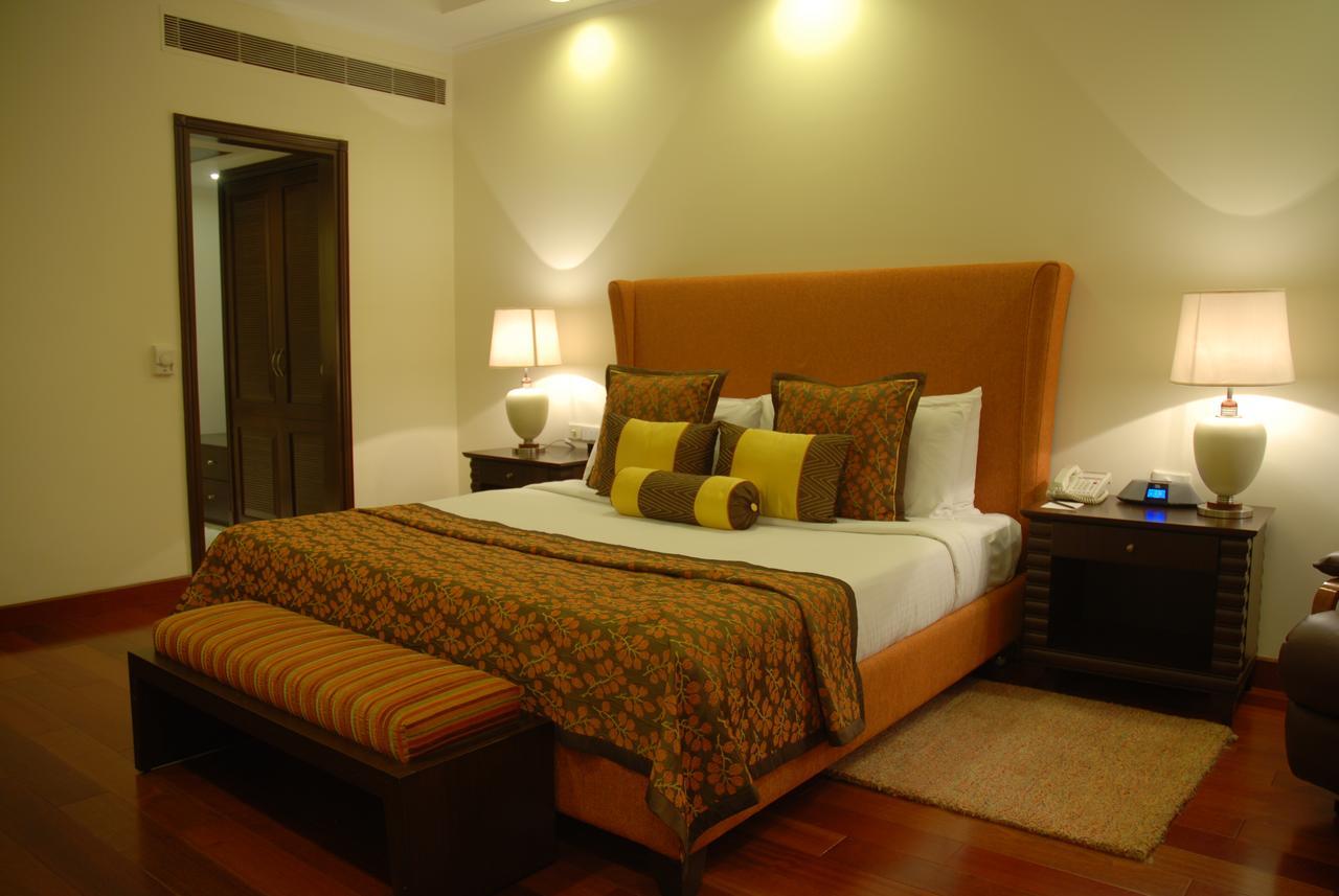 The Lalit Temple View Hotel Khajuraho Exterior photo