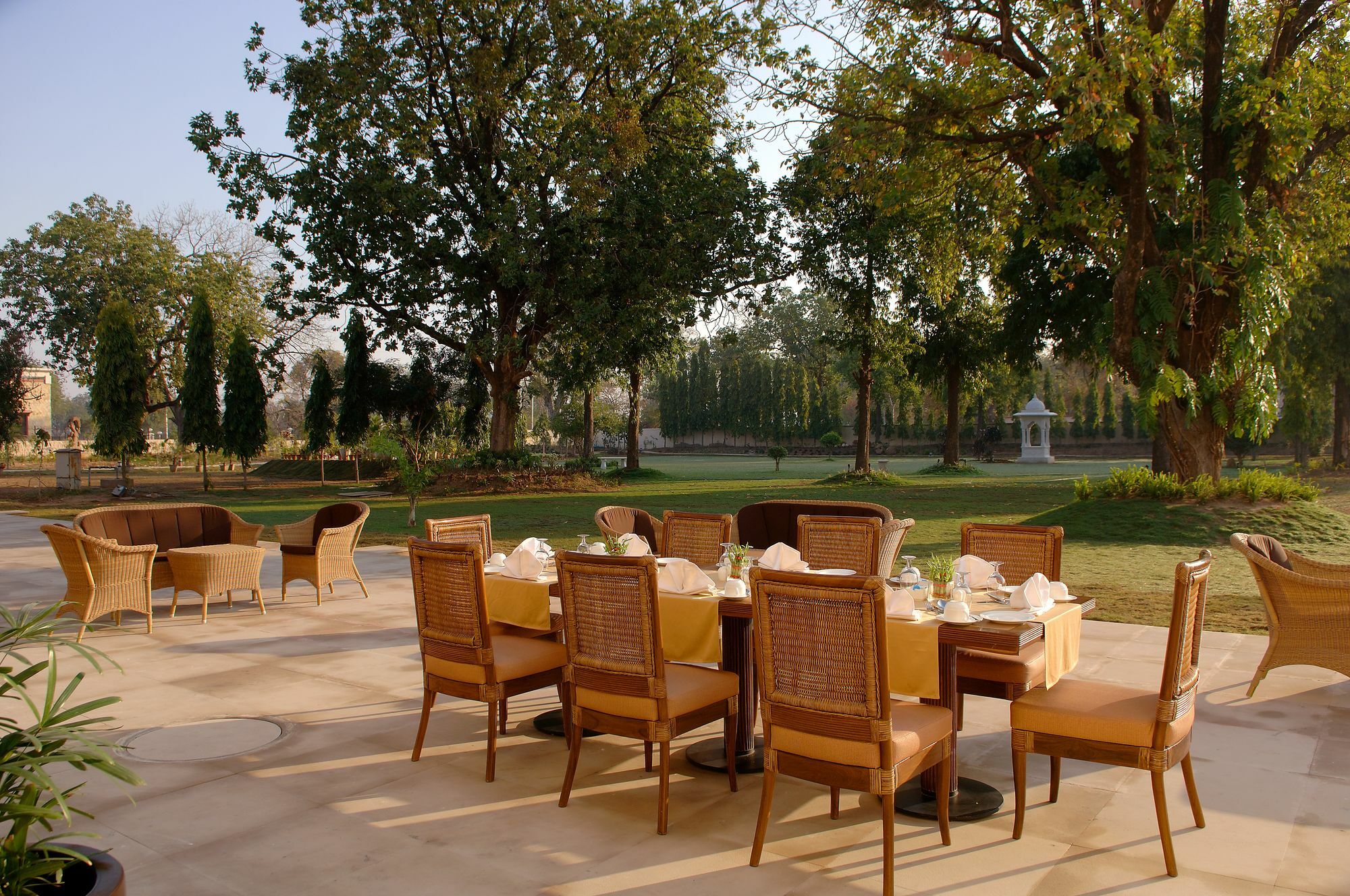 The Lalit Temple View Hotel Khajuraho Restaurant photo