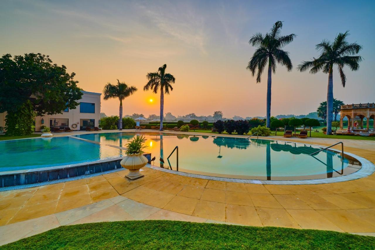 The Lalit Temple View Hotel Khajuraho Exterior photo